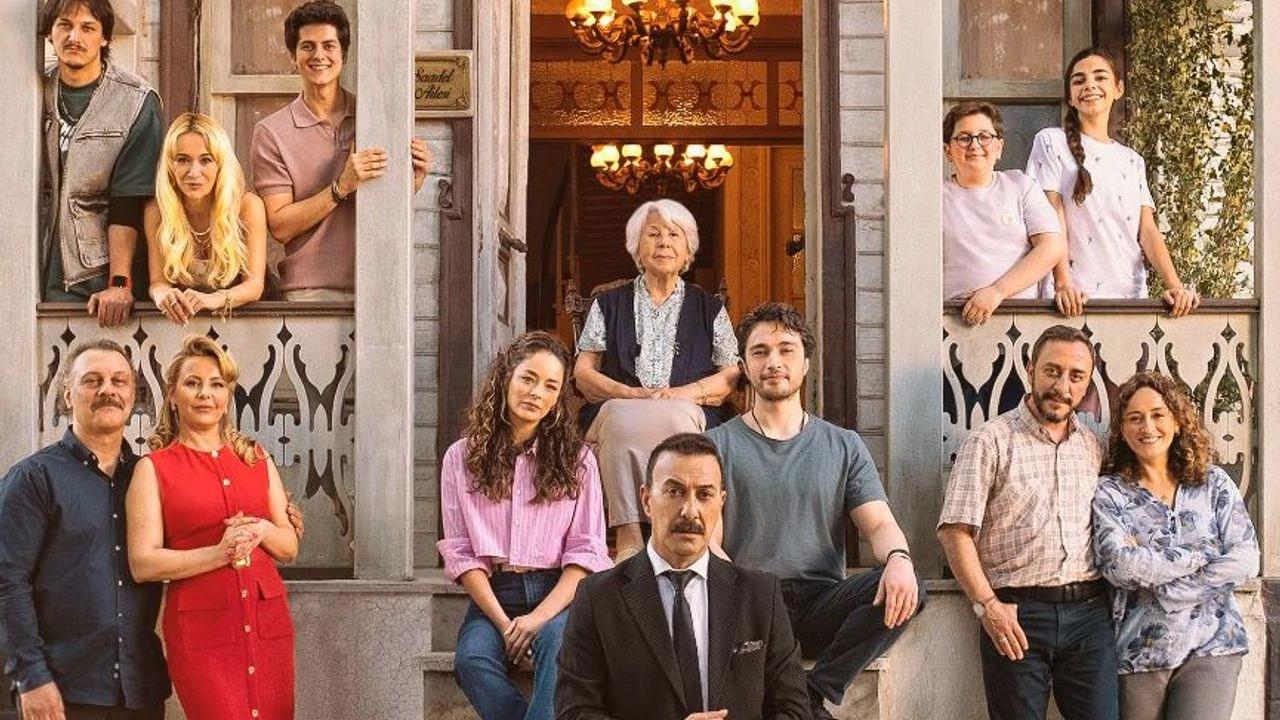 مسلسل السعادة العائلية الحلقة 3 الثالثة مترجمة